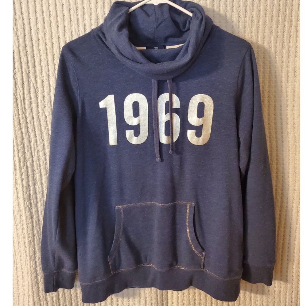Gap sweatshirt
